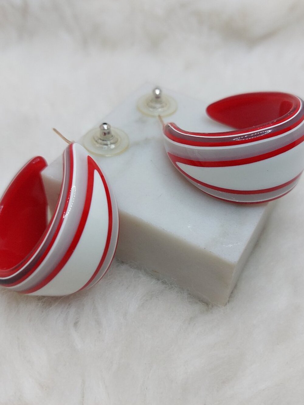 Vintage Red and White Striped Acrylic Hoop Earrings